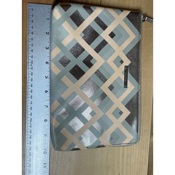 Stella & Dot make up cosmetic travel bag. Full Zip. Metallic Colors. Gold tan - Picture 8 of 9